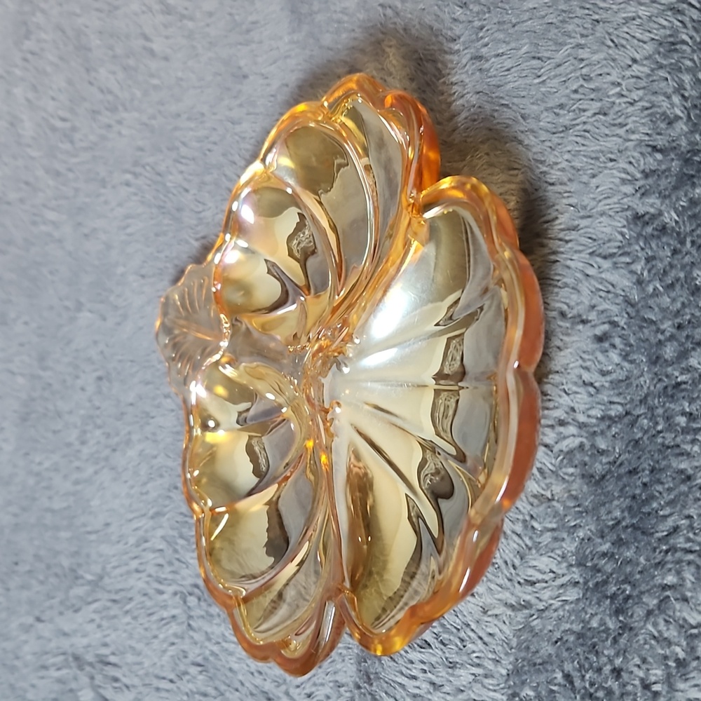 Vintage Carnival Iridescent Jeanette Glass Amber Divided Clover Nut Dish T13 - Picture 4 of 4